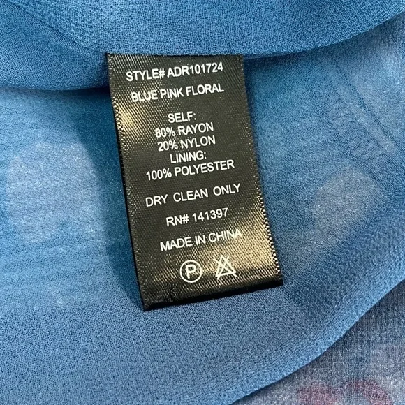 ASTR The Label Flutter Sleeve
Cutout Floral Mini Dress Large - Picture 5 of 6